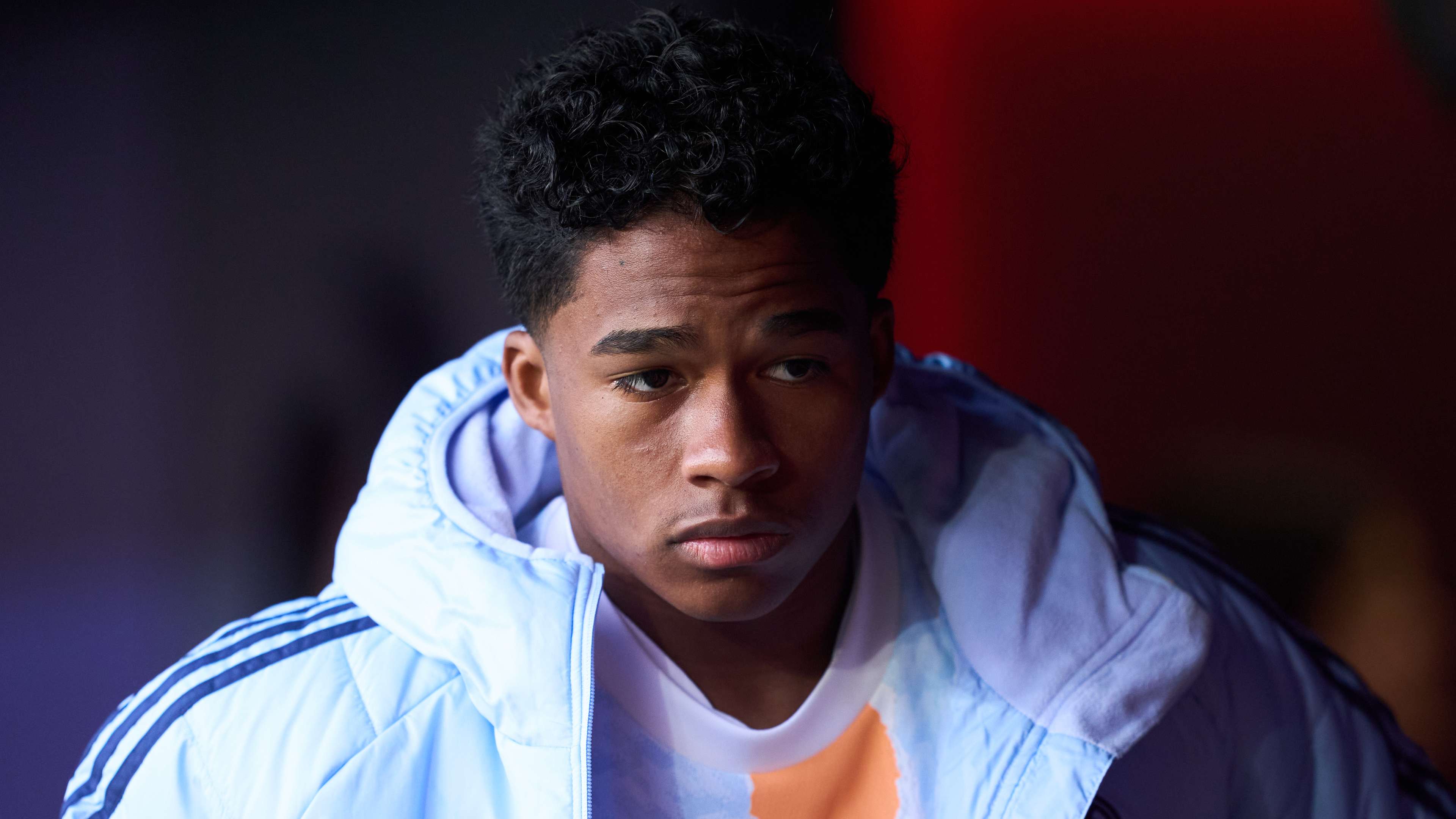 着是支撑他 着是支撑他