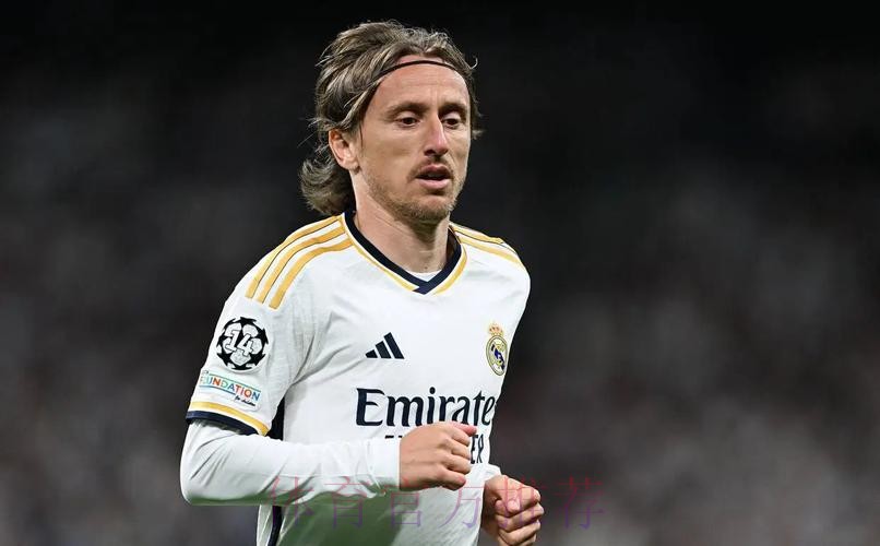 记者:利雅得胜利月底与莫德里奇随行人员进行会谈 记者:利雅得胜利月底与莫德里奇随行人员进行会谈